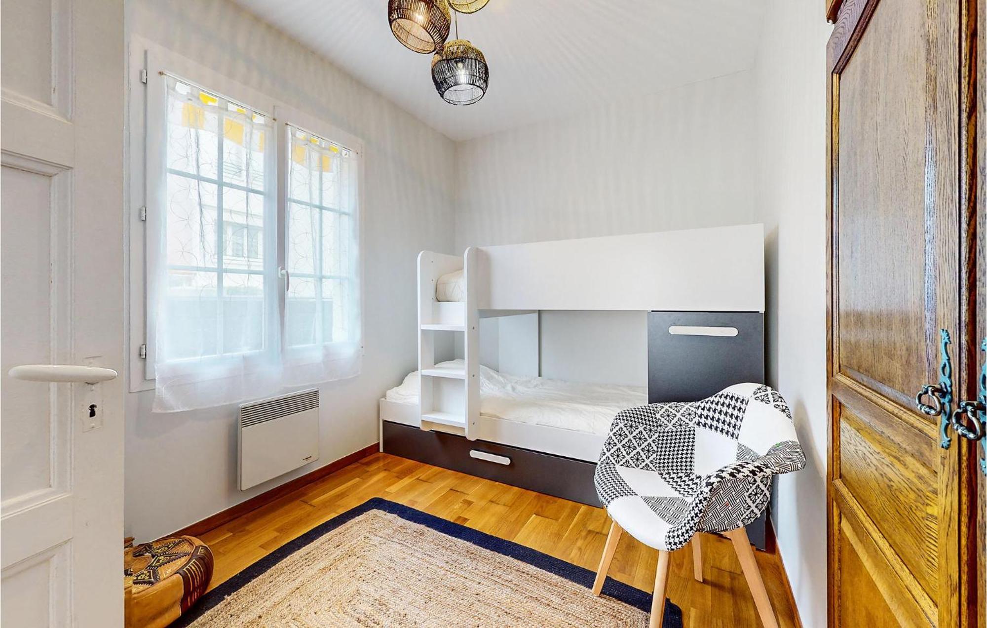 Hébergement de vacances 2 Bedroom Gorgeous In
